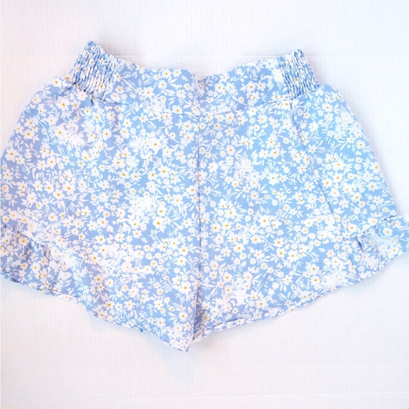 Altar’d State Blue and White Floral High-Waisted Shorts - Picture 5 of 6